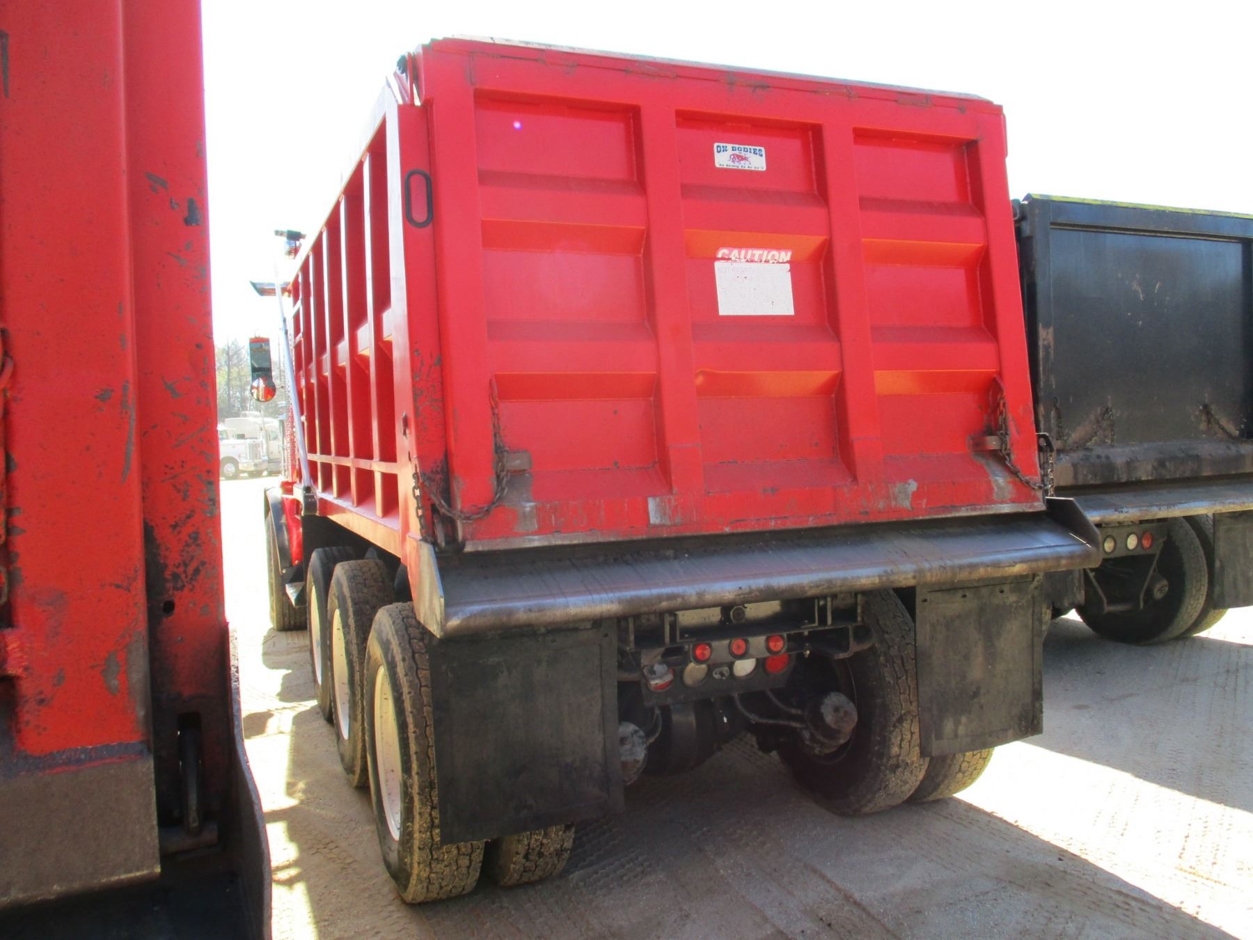 2014 KENWORTH T800 DUMP, VIN/SN1NKDGGGG20J425303 GLIDER KIT, TRI