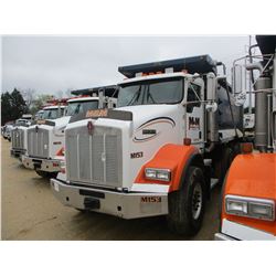 2007 KENWORTH T800 DUMP, VIN/SN:1NKDXUEX77J171728 - TRI-AXLE, 470 HP CAT ENGINE, 8LL SPD TRANS, 44K 