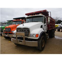 2007 MACK CV713 DUMP, VIN/SN:1M2AG11C27M066398 - T/A, AI 427 MACK DIESEL ENGINE, 8LL TRANS, 44K REAR