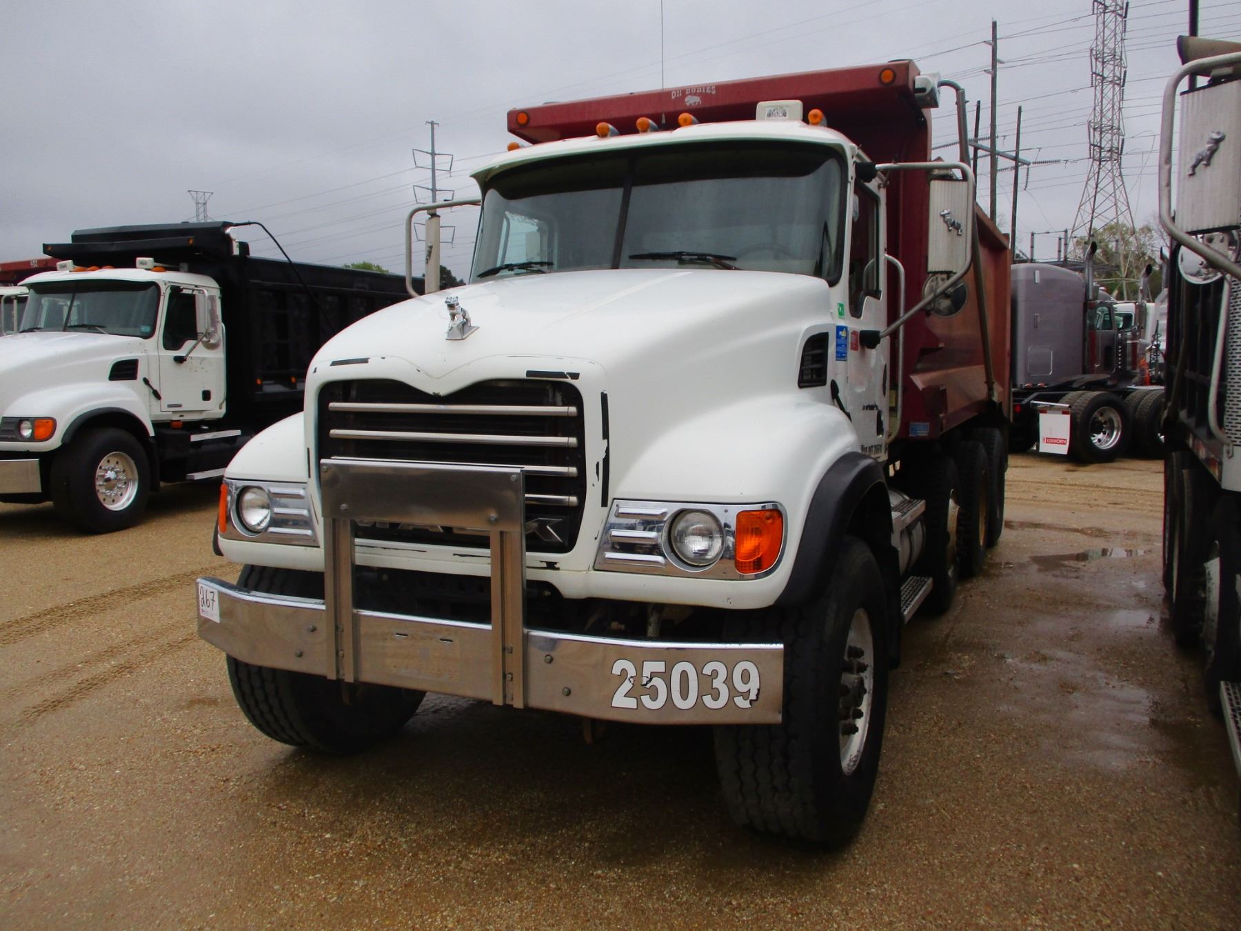 2005 MACK CV713 DUMP, VIN/SN1M2AG11C76M029474 TRIAXLE, MACK DIESEL