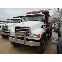 2005 MACK CV713 DUMP, VIN/SN:1M2AG11C85M021026 - TRI-AXLE, MACK DIESEL ENGINE, MACK T310M 10 SPEED T