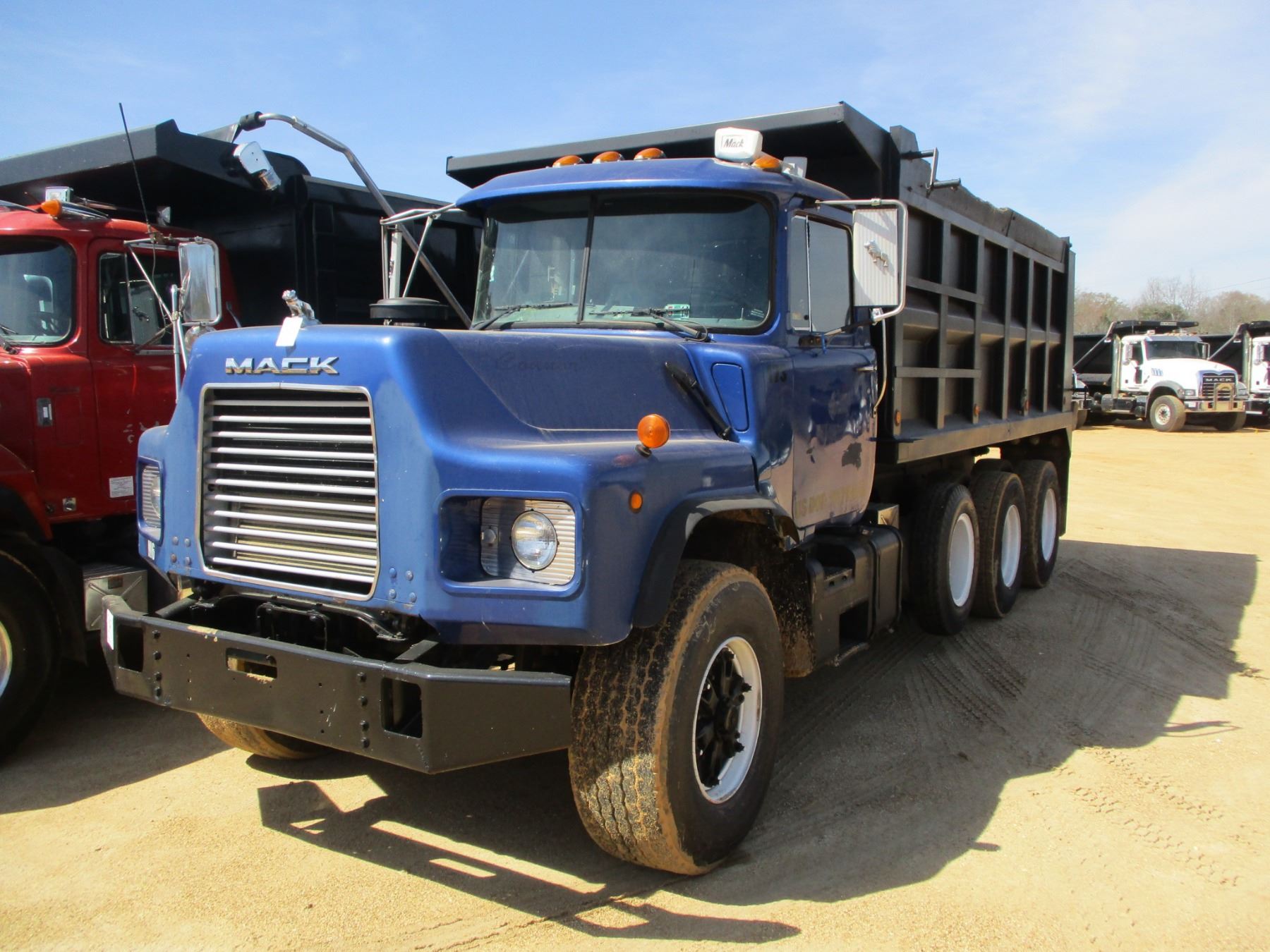 2000 MACK DM690S DUMP, VIN/SN1M2B209C9YM0217598 TRIAXLE, MACK