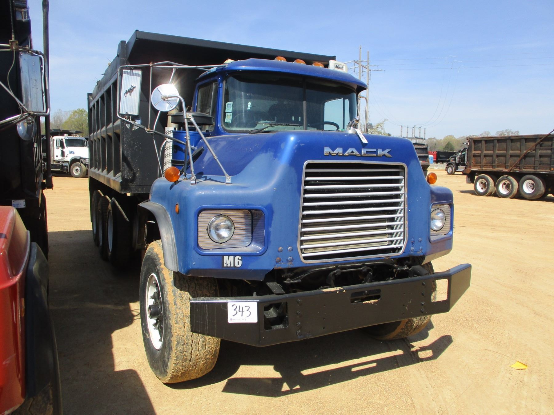 2000 MACK DM690S DUMP, VIN/SN1M2B209C9YM0217598 TRIAXLE, MACK