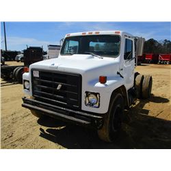 1983 INTERNATIONAL 1954 CAB & CHASSIS, VIN/SN:2HTAA19EXDCA15292 - S/A, IHC DIESEL ENGINE, 5 SPEED TR