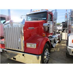 2013 KENWORTH 900L TRUCK TRACTOR, VIN/SN:1XKWD40X7DJ359322 - T/A, 450 ISX CUMMINS DIESEL, 10 SPEED T