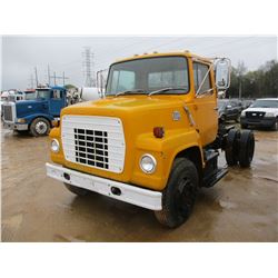 1982 FORD 700 TRUCK TRACTOR, VIN/SN:1FDWN70H3CVA18649 - S/A, FORD GAS ENGINE, 5 SPEED TRANS, 9.00-20