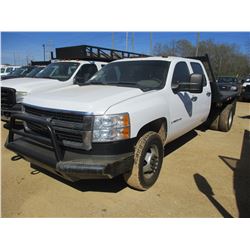 2008 CHEVROLET 3500HD FLATBED TRUCK, VIN/SN:1GBJK33K58F220289 - 4X4, CREW CAB, V8 VORTEX GAS ENGINE,