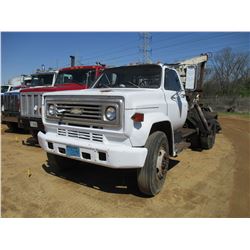 1986 CHEVROLET GRAPPLE TRUCK, VIN/SN:1GBM7D1F5GV119560 - GAS ENGINE, 5 SPD TRANS, REAR KNUCKLEBOOM L