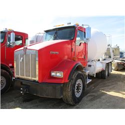 2004 KENWORTH T800 CONCRETE MIXER, VIN/SN:1NKDLT0X24J064403 - T/A, CAT 310 DIESEL ENGINE, 8LL TRANS,
