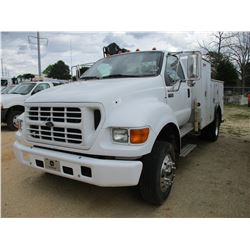 2001 FORD F650 SERVICE TRUCK, VIN/SN:3FDNF65Y6YMA82794 - S/A, CUMMINS DIESEL ENGINE, A/T, IMT DOMINA