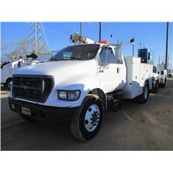 2002 FORD F650 SERVICE TRUCK, VIN/SN:3FDWX65H22MA31172 - EXTENDED CAB, CAT DIESEL ENGINE, 5 SPD TRAN