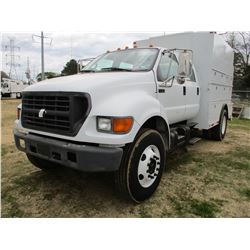 2000 FORD F750 COVERED SERVICE TRUCK, VIN/SN:3FDXW75N2YMA08387 - S/A, CREW CAB, CAT DIESEL ENGINE, A