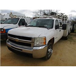 2008 CHEVROLET 3500 HD SERVICE TRUCK, VIN/SN:1GBJC33698F183666 - CREW CAB, DURAMAX DIESEL ENGINE, A/