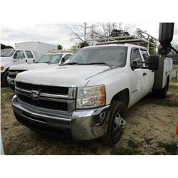 2008 CHEVROLET 3500HD SERVICE TRUCK, VIN/SN:1GBJC33688F175803 - CREW CAB, DURAMAX DIESEL ENGINE, A/T