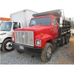1990 INTERNATIONAL 2554 DUMP, VIN/SN:1HTGCZ3R7LH277175 - IHC DIESEL ENGINE, 10 SPEED TRANS, 15' DUMP