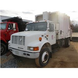 2000 INTERNATIONAL 4700 GARBAGE TRUCK, VIN/SN:1HTSCABN8YH313330 - S/A, IHC DIESEL ENGINE, A/T, PAKMO