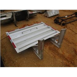 ALUMINUM HEADACHE RACK