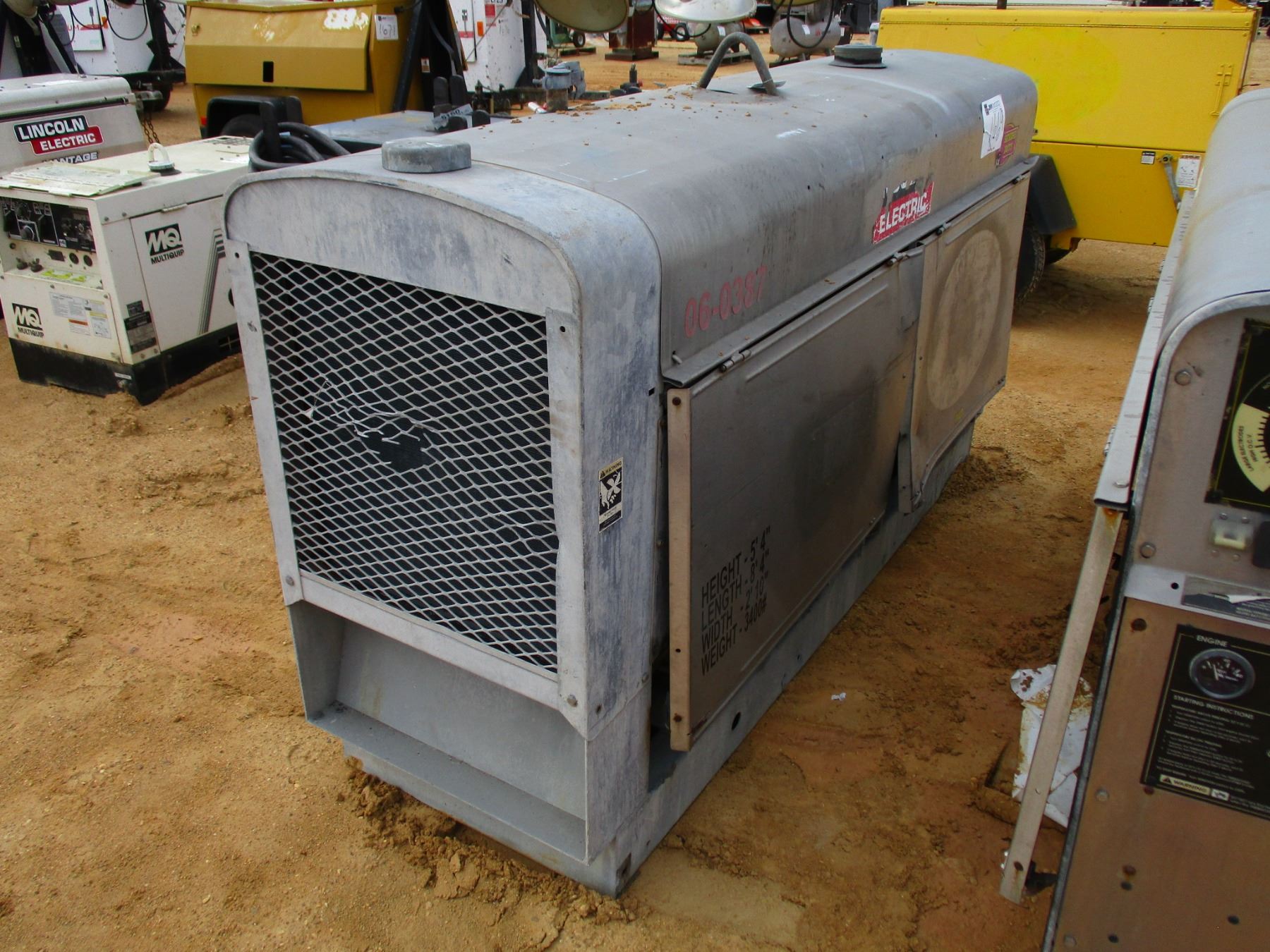 LINCOLN ELECTRIC SAE400 WELDER GENERATOR S/N C1060300387, METER