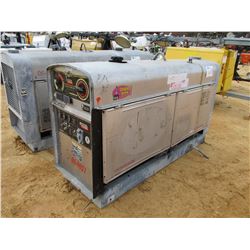 LINCOLN ELECTRIC SAE-400 WELDER GENERATOR S/N C1081000021, METER READING 560 HOURS