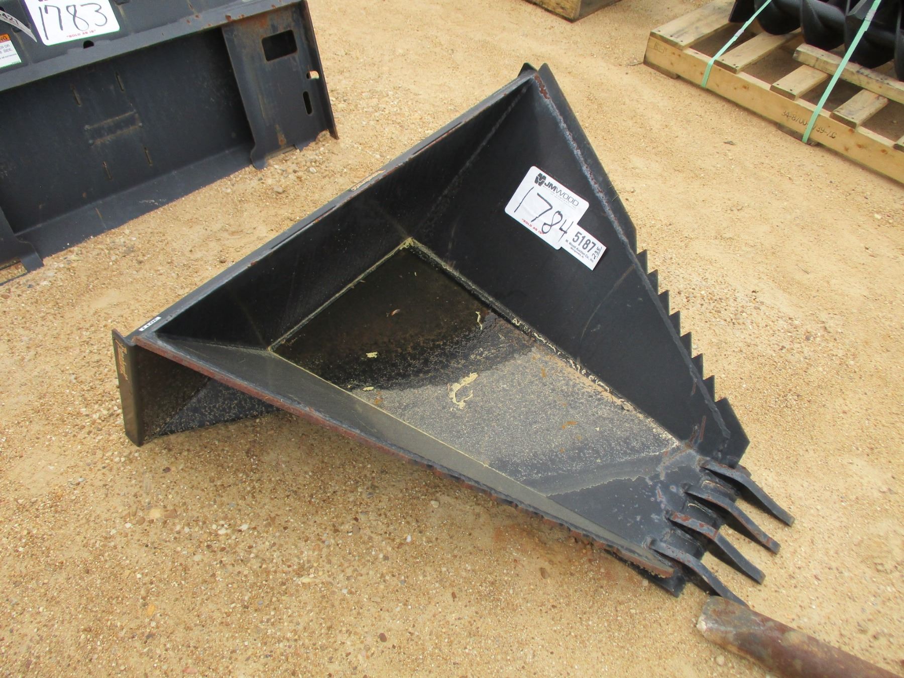 TOMAHAWK STUMP BUCKET