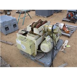 ROBBINS AND MYERS OVERHEAD TRAIL CRANE, - 10 TON CAP