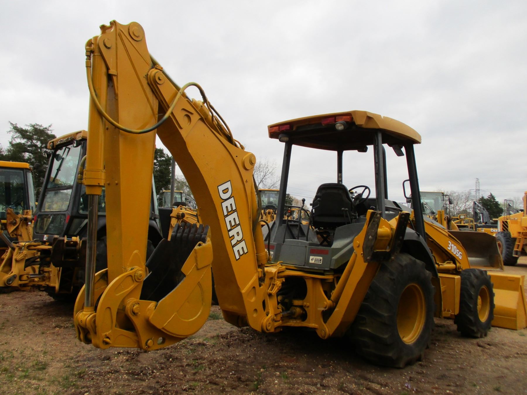 JOHN DEERE 310SG LOADER BACKHOE, VIN/SN919331 X4, GP BUCKET, 18" HOE