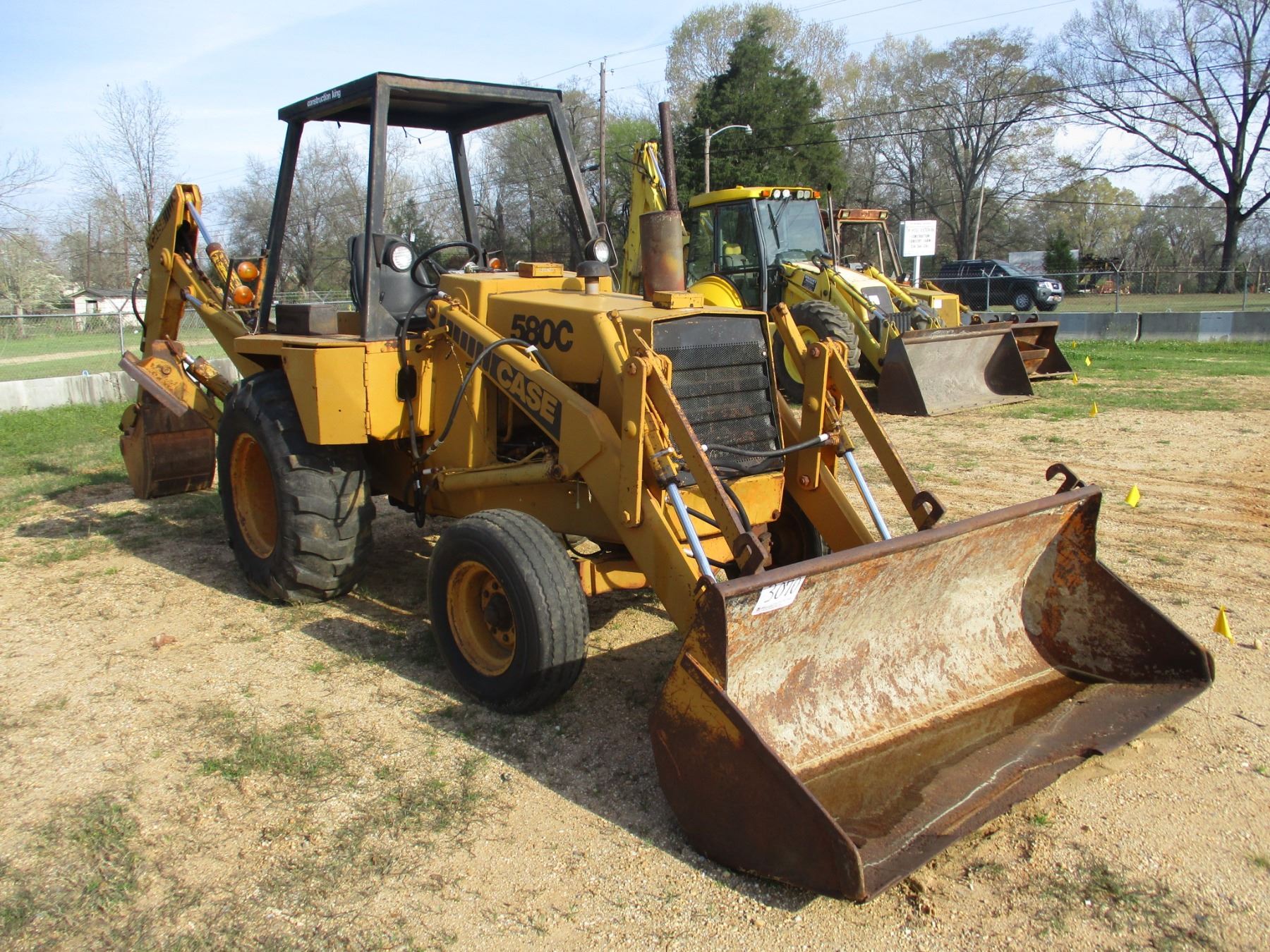 CASE 580C LOADER BACKHOE, VIN/SN8973812 GP BUCKET, 24" HOE BUCKET