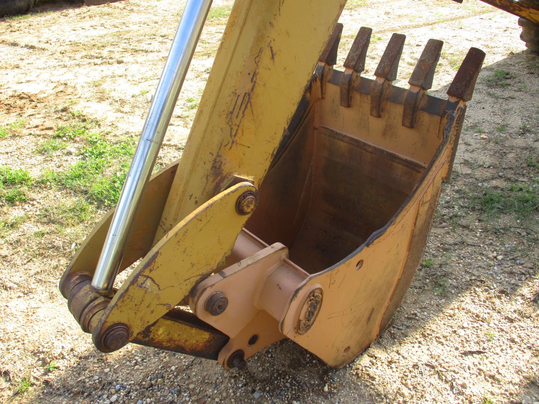 CASE 580C LOADER BACKHOE, VIN/SN8973812 GP BUCKET, 24" HOE BUCKET