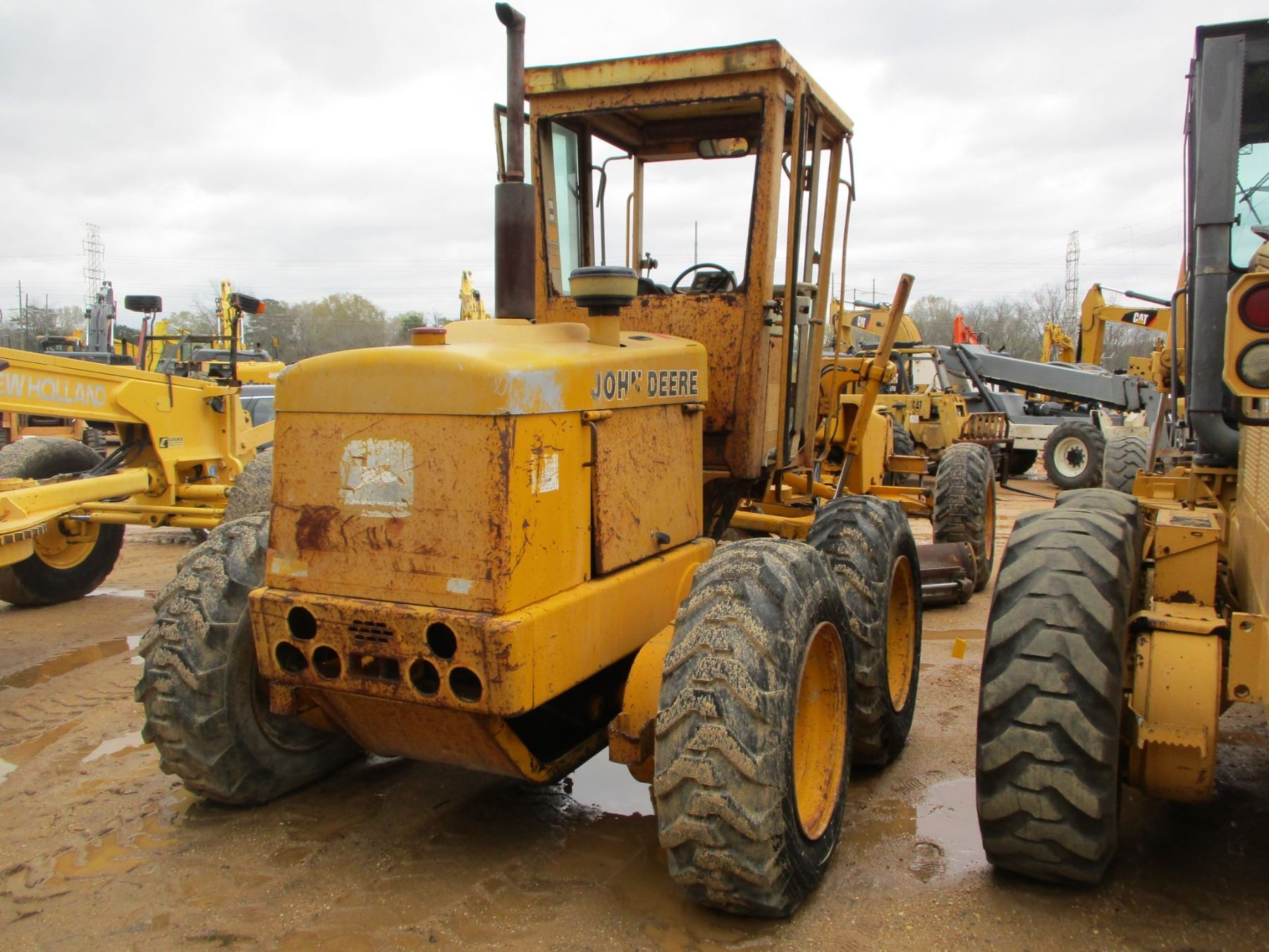 JOHN DEERE 570B MOTOR GRADER, VIN/SN:523107 - 12' HY MOLDBOARD ...