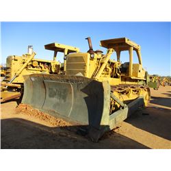CAT D8K CRAWLER TRACTOR, VIN/SN:77V6267 - ANGLE BLADE, SPACER PLATE, MULTI SHANK RIPPER, CANOPY (MIL
