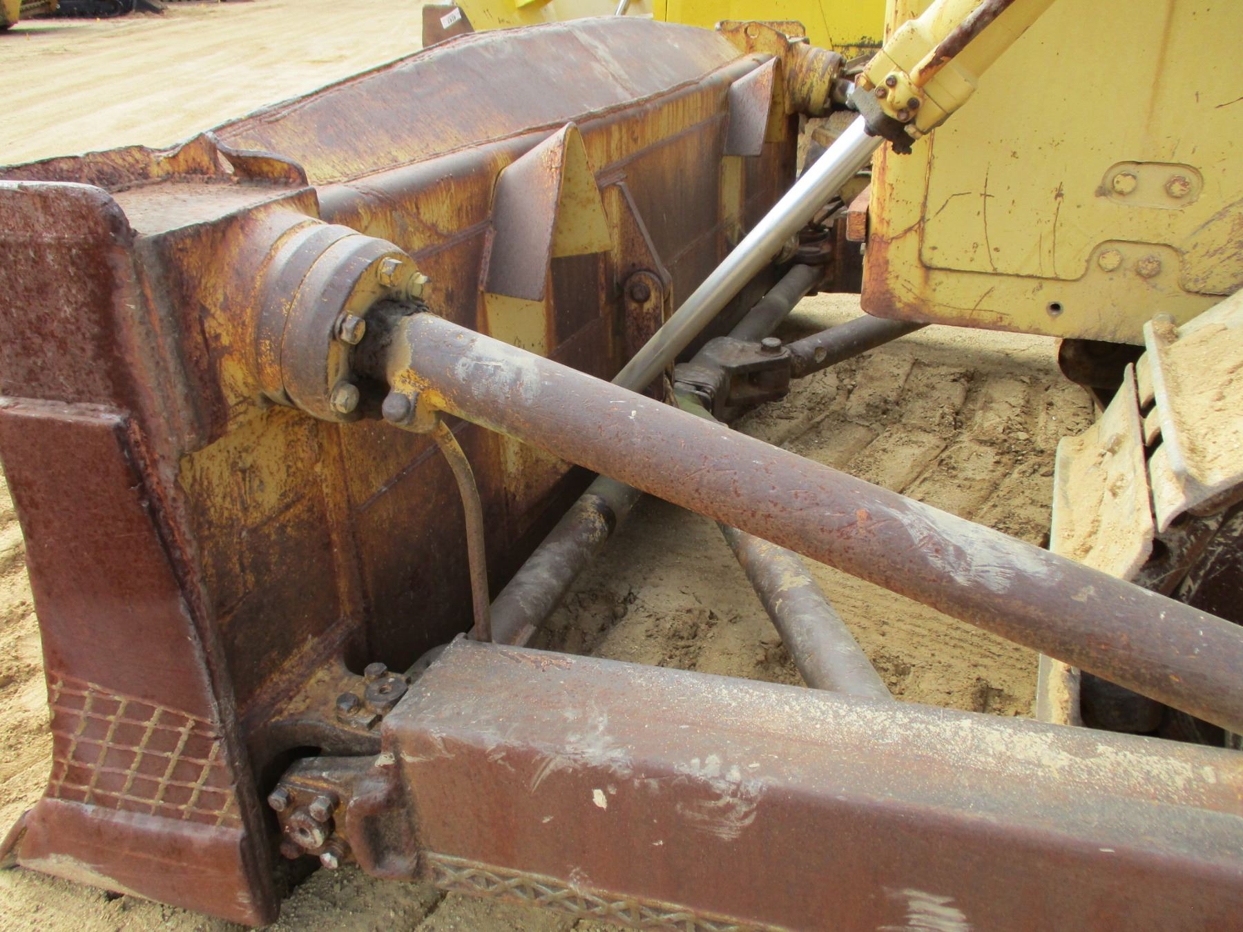 CAT D8H CRAWLER TRACTOR, VIN/SN46A27267 SEMIU BLADE W/HYD TILT