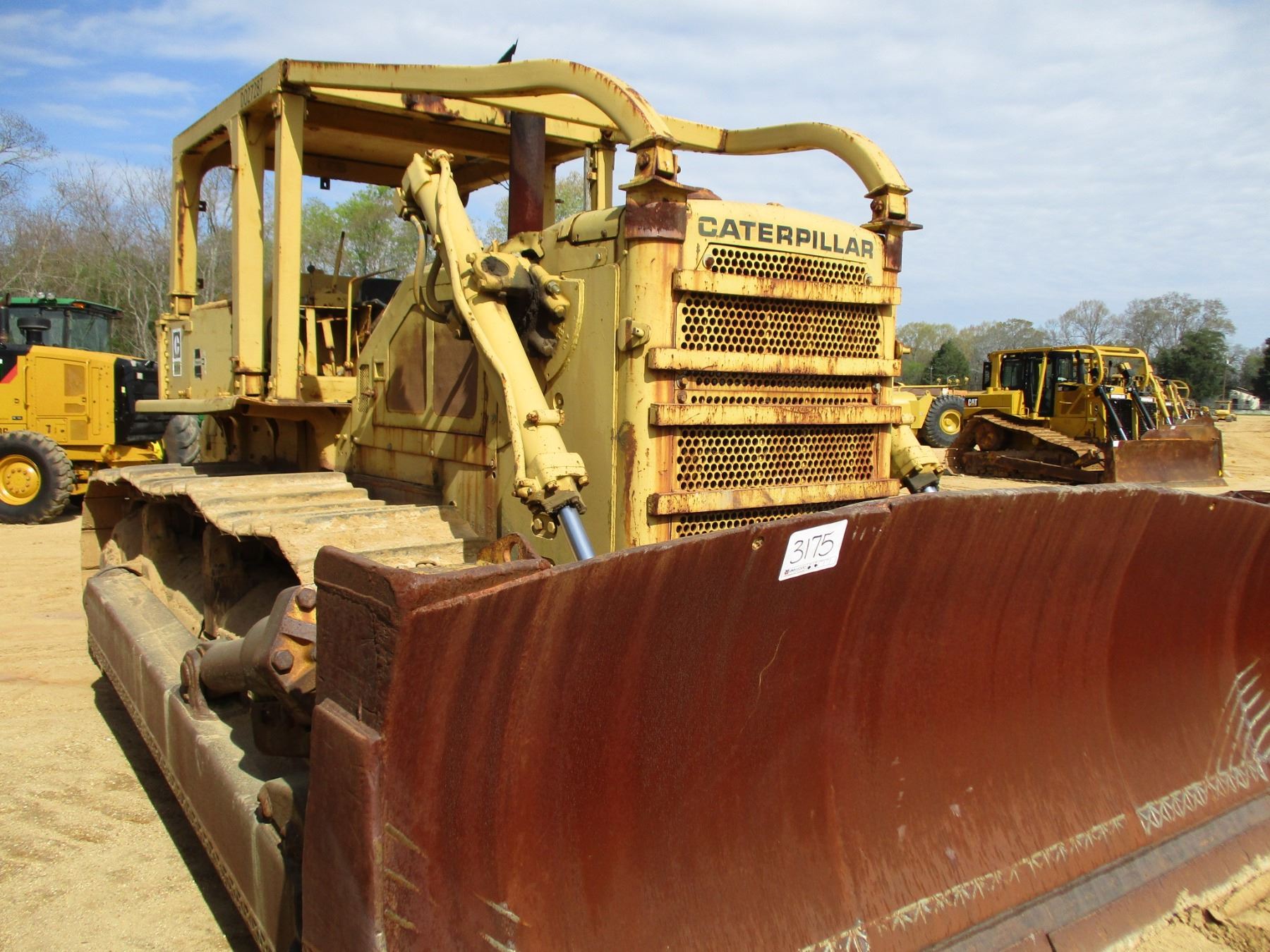 CAT D8H CRAWLER TRACTOR, VIN/SN46A27267 SEMIU BLADE W/HYD TILT