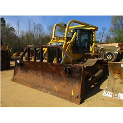 2005 KOMATSU D65PX-15 CRAWLER TRACTOR, VIN/SN:67427 - STRAIGHT BLADE W/TILT, ECAB W/AIR, SWEEPS, MET