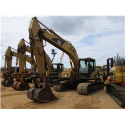 2001 CAT 320CLU HYDRAULIC EXCAVATOR, VIN/SN:PAC00452 - 9' 6" STICK, 38" BUCKET, HYD THUMB, ECAB W/AI