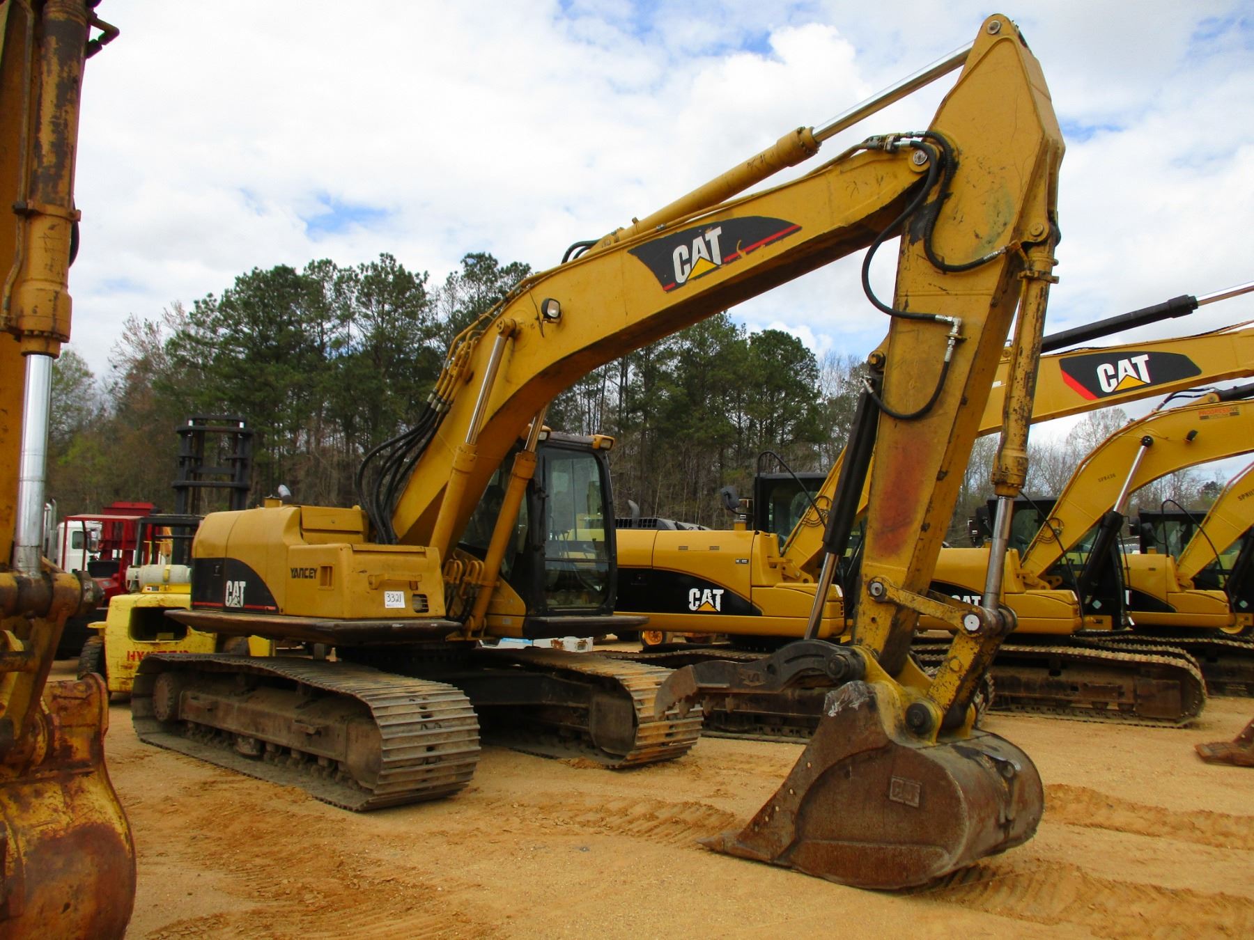 2001 CAT 320CLU HYDRAULIC EXCAVATOR, VIN/SN:PAC00452 - 9' 6" STICK, 38