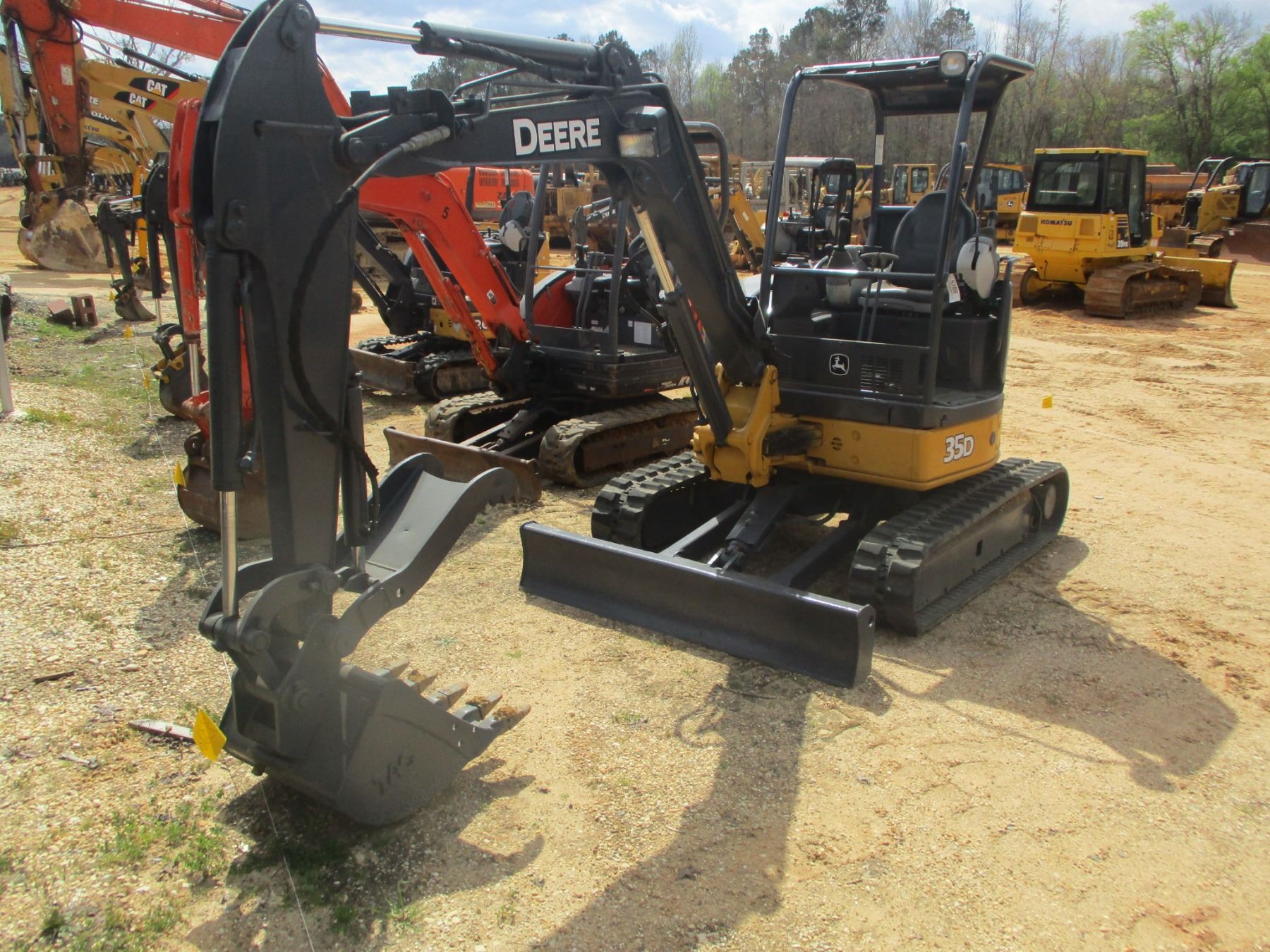 2011 JOHN DEERE 35D MINI EXCAVATOR, VIN/SN266590 4'6" STICK, 22