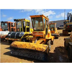 2004 ROSCO 4840 CHALLENGER II BROOM, VIN/SN:42779 - 8' BROOM, ECAB W/AIR