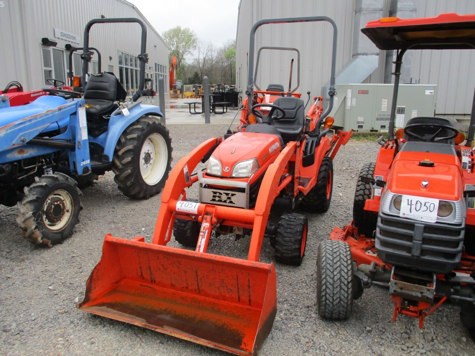 KUBOTA BX250D FARM TRACTOR, VIN/SN64456 MFWD, PTO, ROLL BAR, KUBOTA