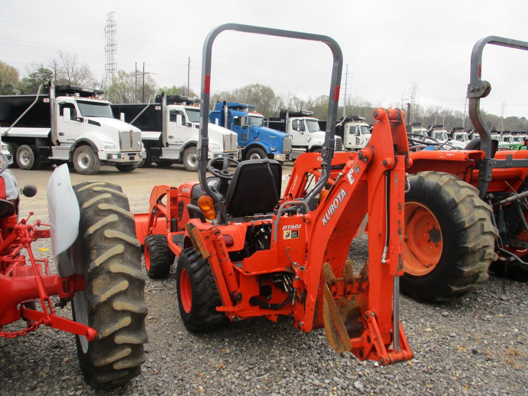 KUBOTA BX25D LOADER BACKHOE, VIN/SN63200 4X4, GP BUCKET, 10" HOE