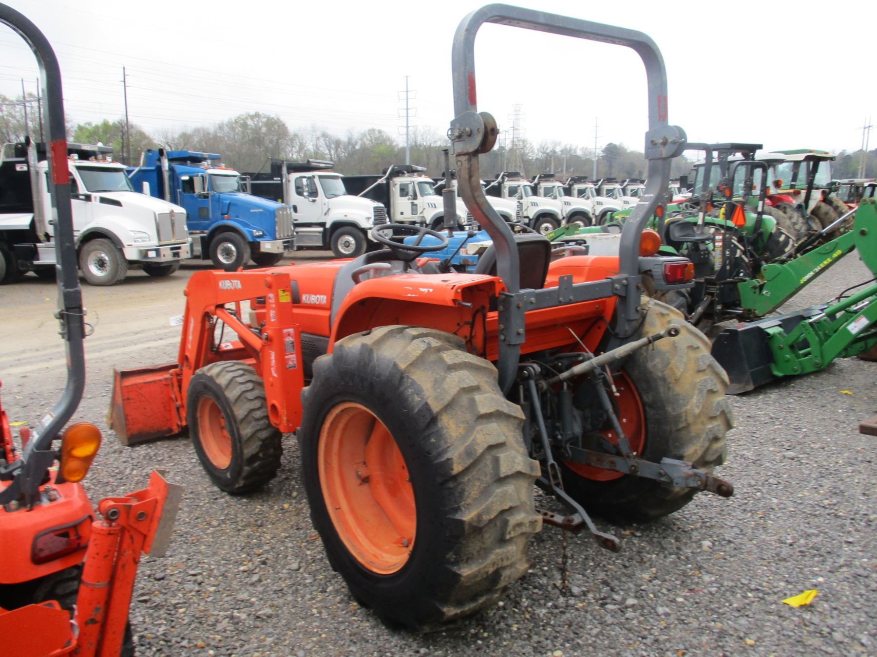 KUBOTA L3130HST FARM TRACTOR, VIN/SN41323 MFWD, 3 PTH, PTO, KUBOTA