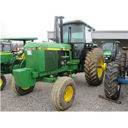 1989 JOHN DEERE 4455 FARM TRACTOR, VIN/SN:001888 - 3PTH, PTO, 2 REMOTES, ECAB W/AIR, 20.8-38 TIRES, 