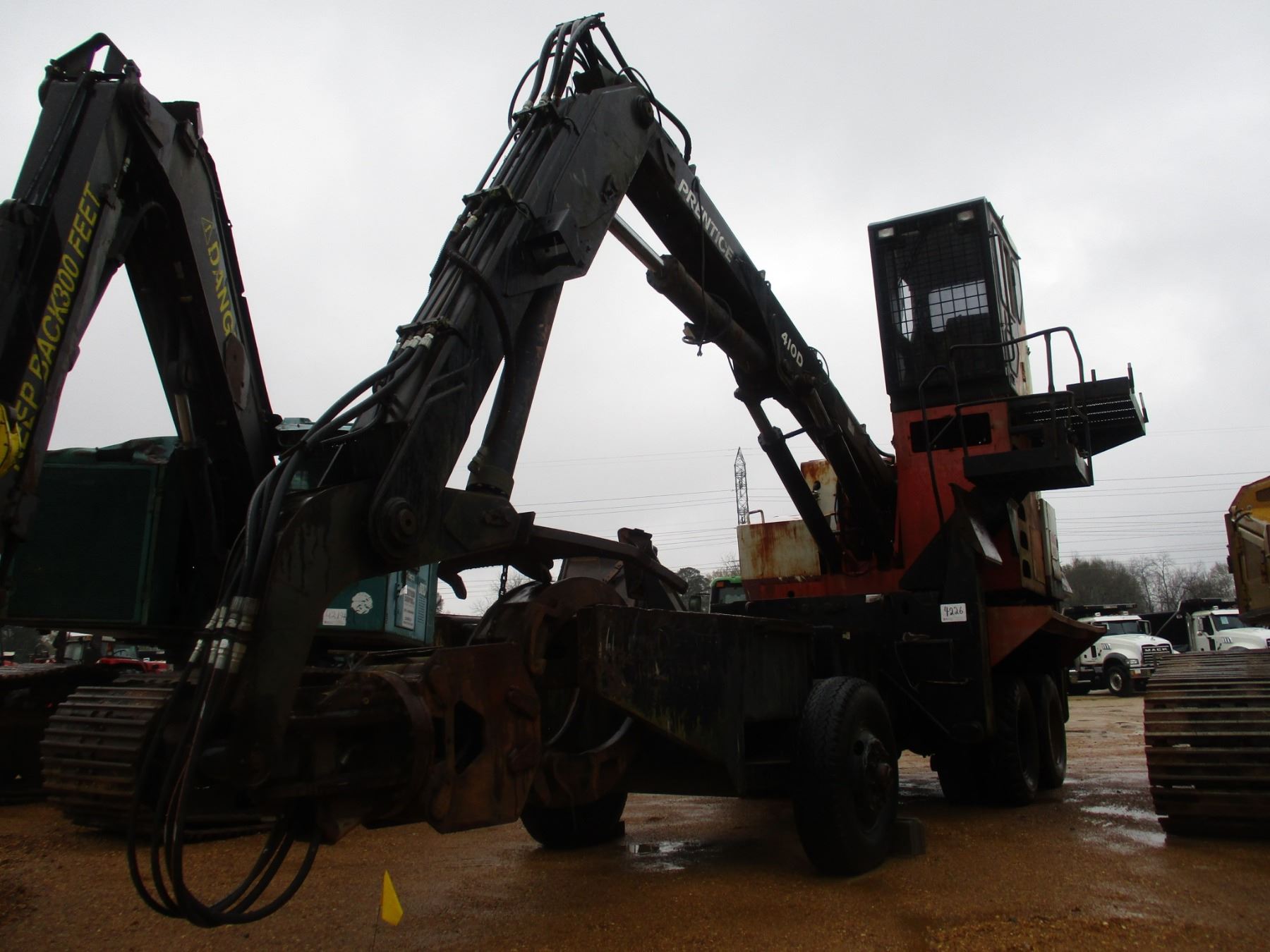 PRENTICE 410D SELFPROPELLED LOG LOADER, CUMMINS ENGINE