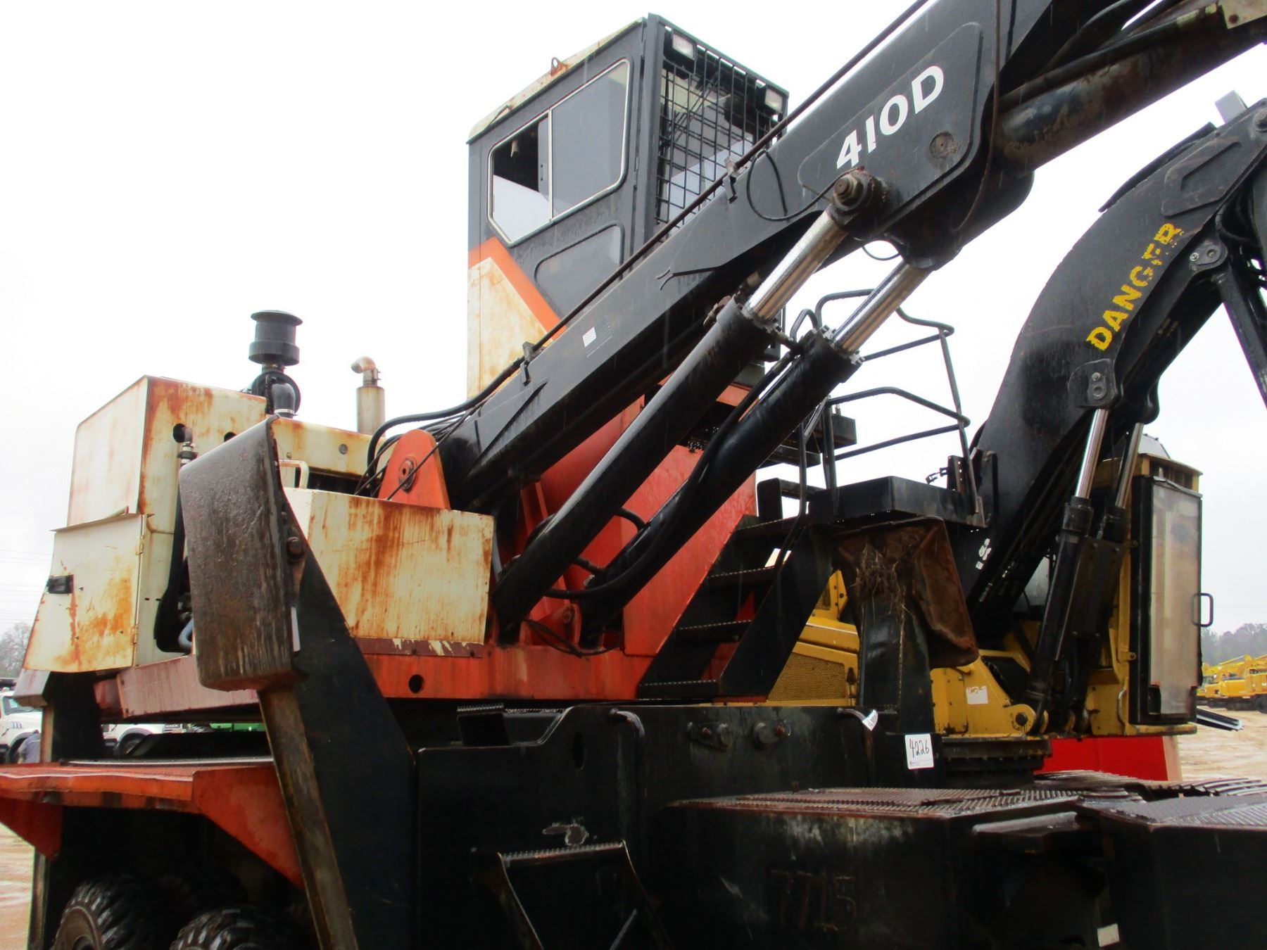 PRENTICE 410D SELFPROPELLED LOG LOADER, CUMMINS ENGINE J.M. Wood Auction Company, Inc.