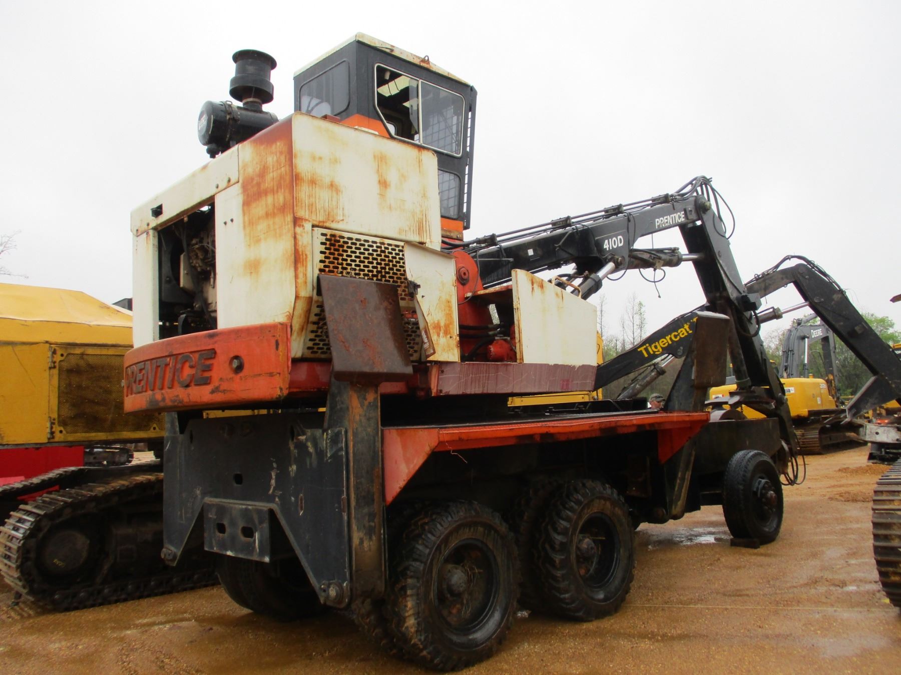 PRENTICE 410D SELFPROPELLED LOG LOADER, CUMMINS ENGINE