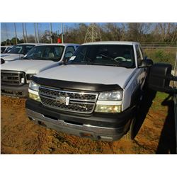 2005 CHEVROLET 2500 HD PICKUP, VIN/SN:1GCHC29U85E338347 - EXT CAB, V8 GAS ENGINE, A/T, ODOMETER READ