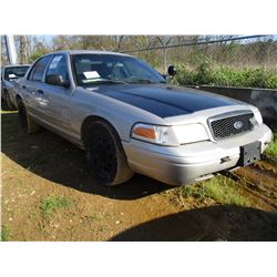 2007 FORD CROWN VICTORIA, VIN/SN:2FAHP71WX7X144988 - V8 GAS ENGINE, A/T, ODOMETER READING 206,533 MI