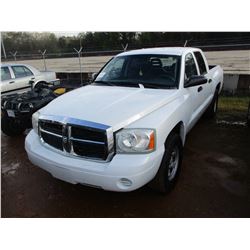 2006 DODGE DAKOTA VIN/SN:1D7HW28K86S600304 - CREW CAB, GAS ENGINE, A/T, ODOMETER READING 116,613 MIL