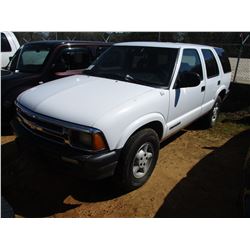 1997 CHEVROLET BLAZER, VIN/SN:1GNDT13W1V2171972 - V6 GAS ENGINE, A/T, ODOMETER READING 136,613 MILES