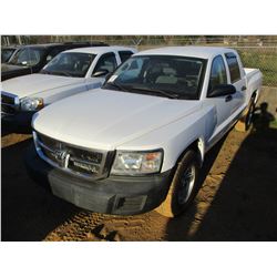 2008 DODGE DAKOTA PICKUP, VIN/SN:1D7HW38K08S570546 - 4X4, CREW CXAB, V8 GAS ENGINE, A/T, ODOMETER RE