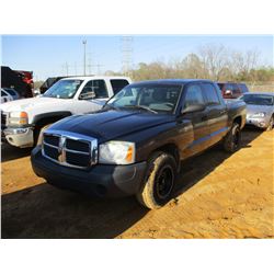 2005 DODGE DAKOTA PICK UP, VIN/SN:1D7HW28KX5S332385 - 4X4, CREW CAB, GAS ENGINE, A/T